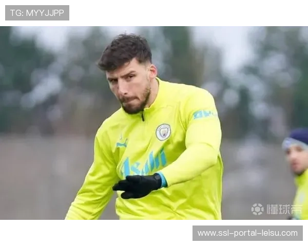 鲁本·迪亚斯伤退瞬间，曼城后防领袖责任担当